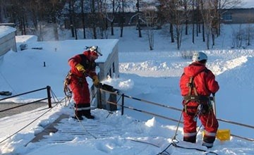 Охрана труда при проведении работ по очистке кровли