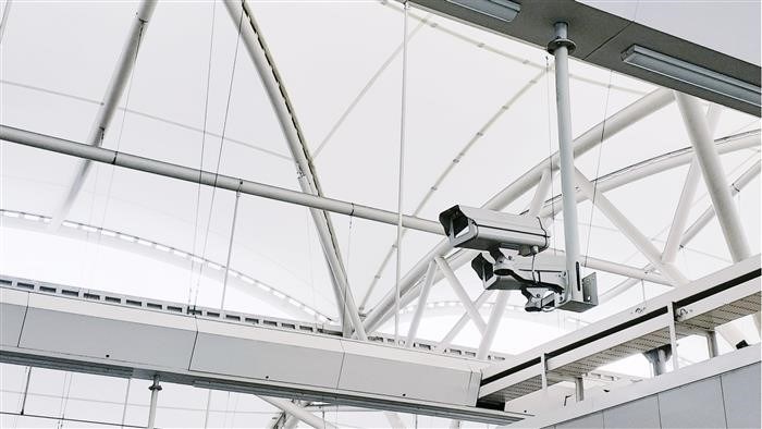 Камеры и датчики для автоматического контроля за техникой безопасности