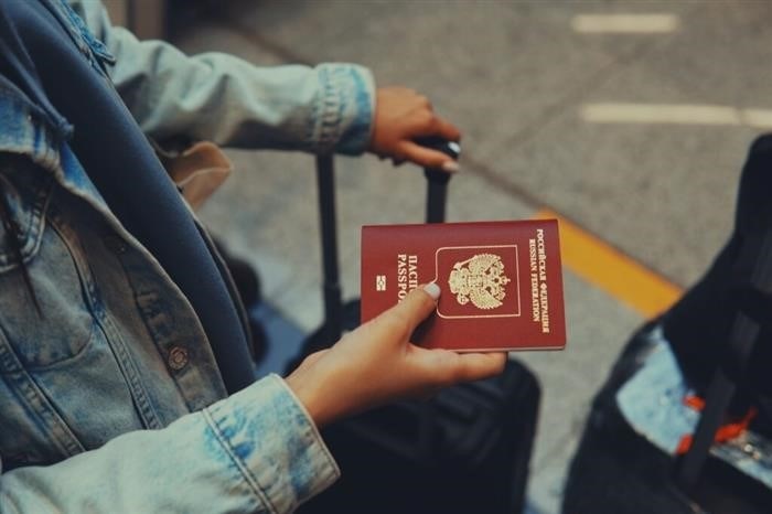 Преимущества и недостатки оформления паспортов