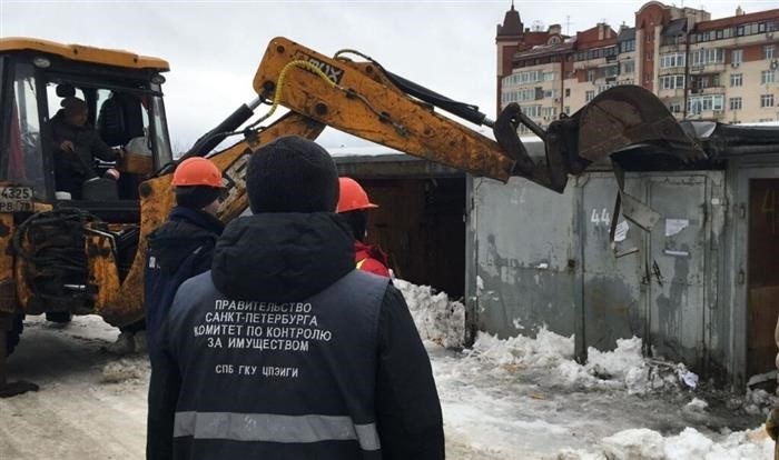 Владельцам снесенных гаражей начали выплачивать компенсации